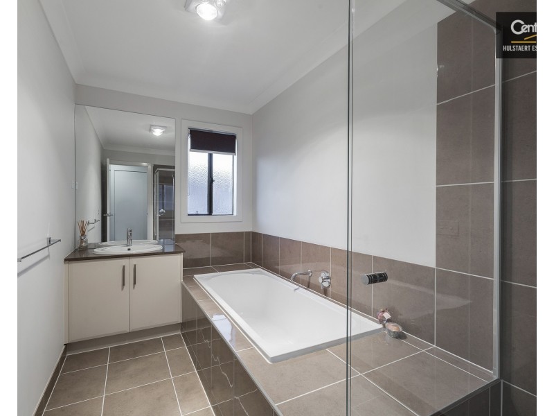 205 Featherbrook Drive, Point Cook VIC 3030