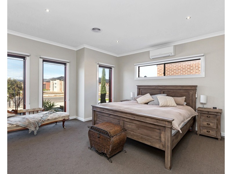 10 Dune Street, Point Cook VIC 3030