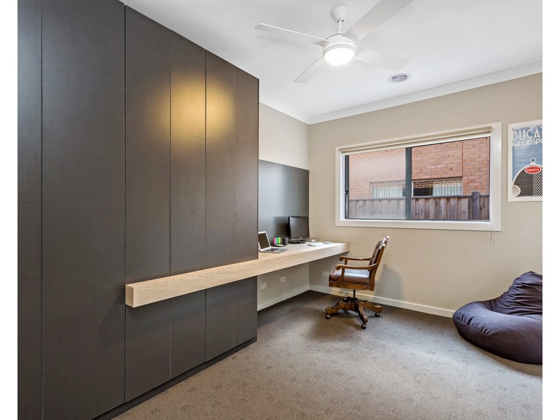 10 Dune Street, Point Cook VIC 3030