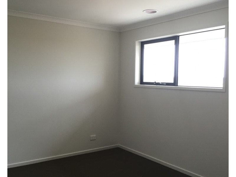 39 Pennsylvania Crescent, Point Cook VIC 3030