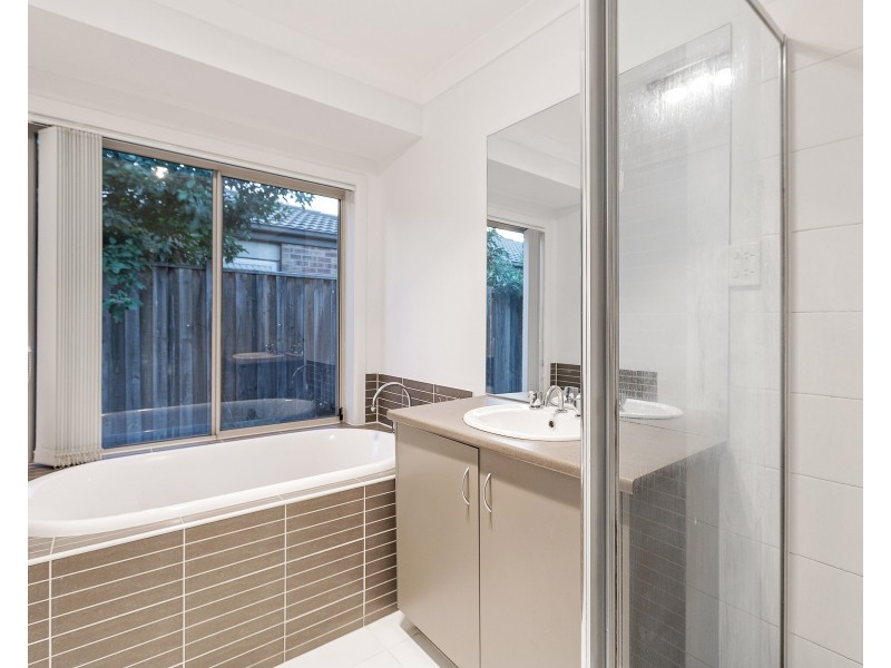 48 Papillon Parade, Tarneit VIC 3029