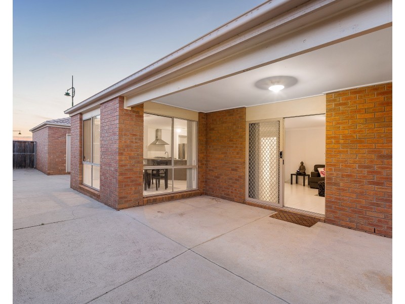 48 Papillon Parade, Tarneit VIC 3029