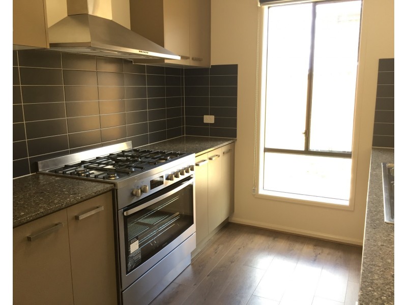 13  Evesham Drive, Point Cook VIC 3030