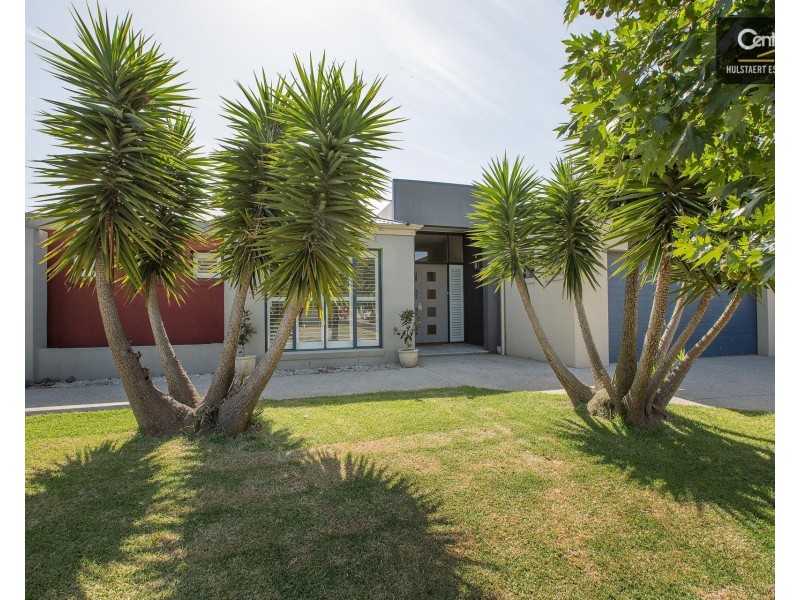 8 Santander Crescent, Point Cook VIC 3030
