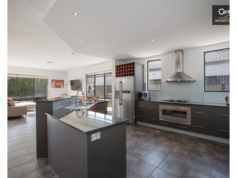 8 Santander Crescent, Point Cook VIC 3030