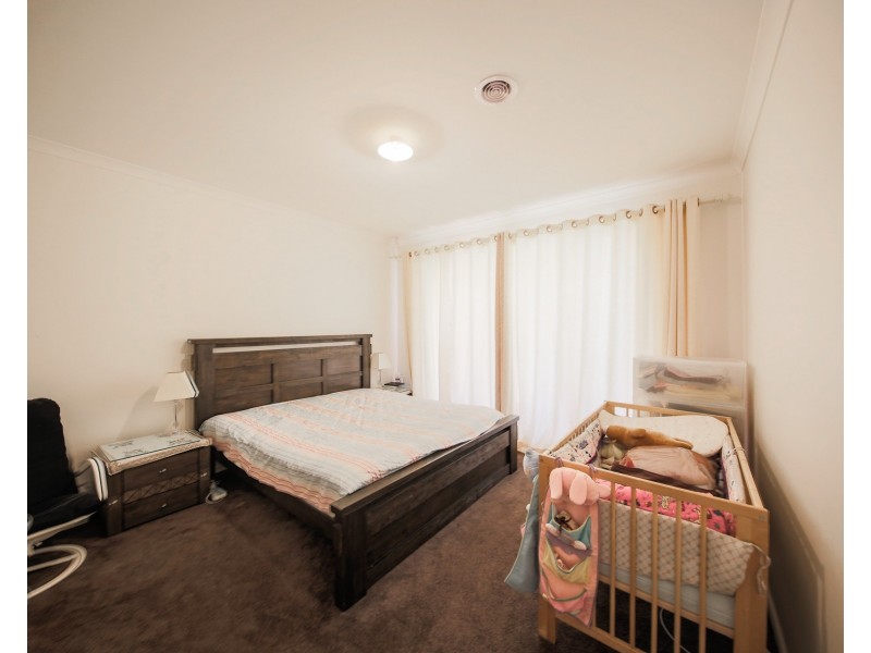 6  Tarcoola Crescent, Sanctuary Lakes VIC 3030