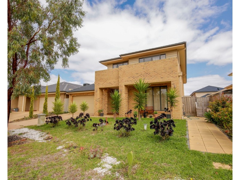 6  Tarcoola Crescent, Sanctuary Lakes VIC 3030