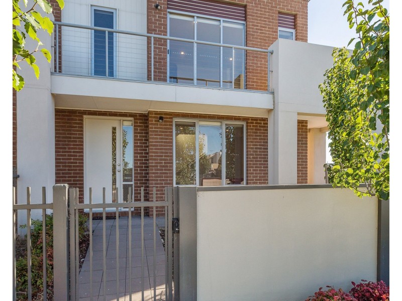 24  Tattersalls Lane, Point Cook VIC 3030