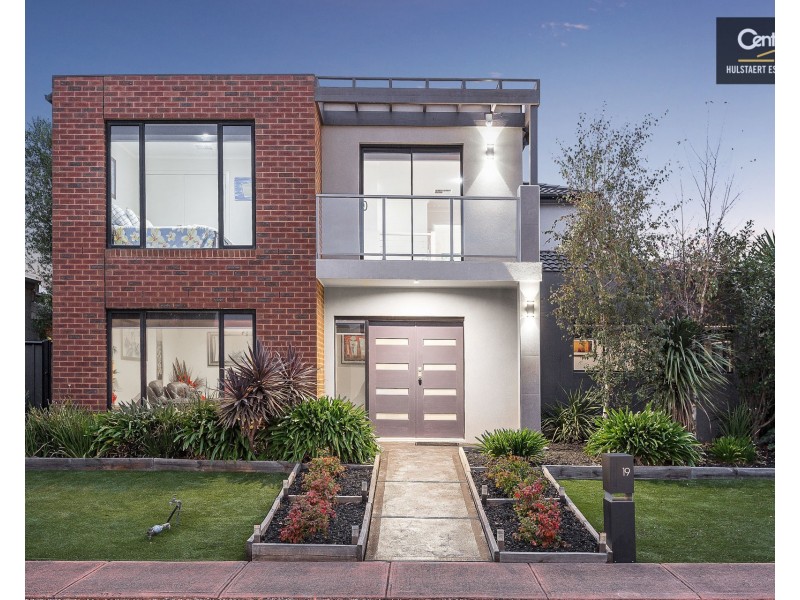 19 Banjo Paterson Circle, Point Cook VIC 3030