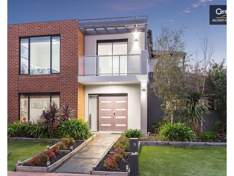 19 Banjo Paterson Circle, Point Cook VIC 3030