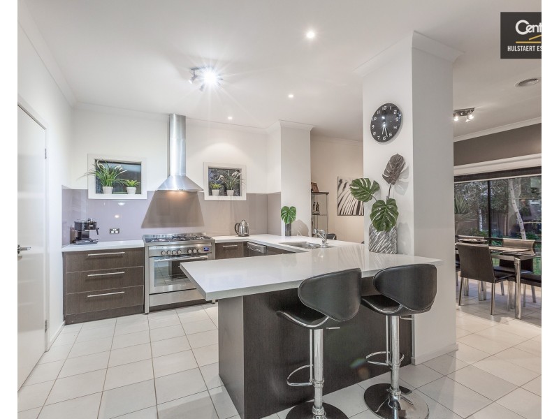 19 Banjo Paterson Circle, Point Cook VIC 3030