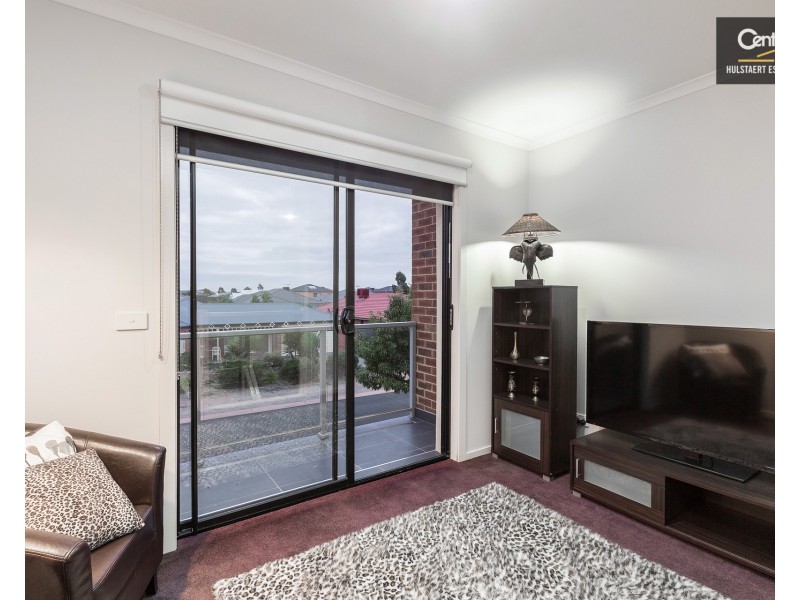 19 Banjo Paterson Circle, Point Cook VIC 3030