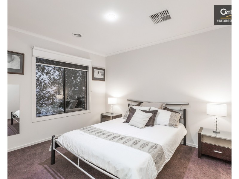 19 Banjo Paterson Circle, Point Cook VIC 3030