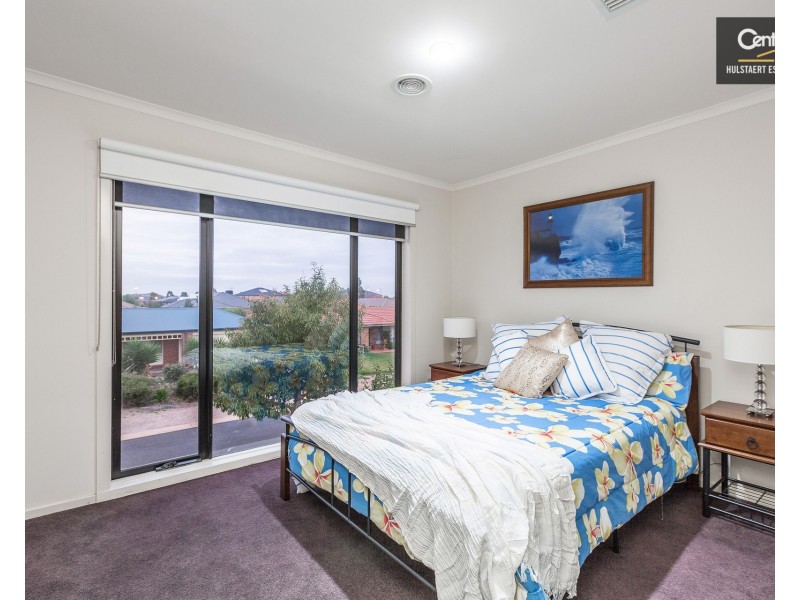 19 Banjo Paterson Circle, Point Cook VIC 3030