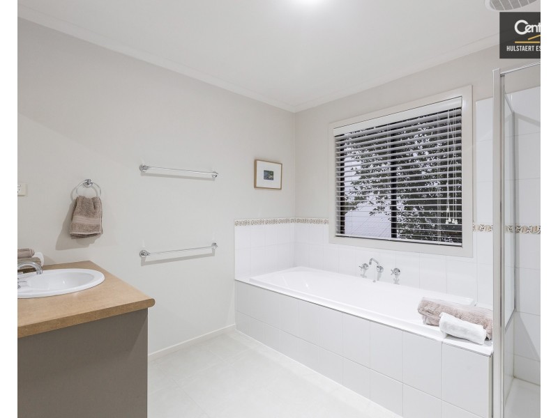 19 Banjo Paterson Circle, Point Cook VIC 3030