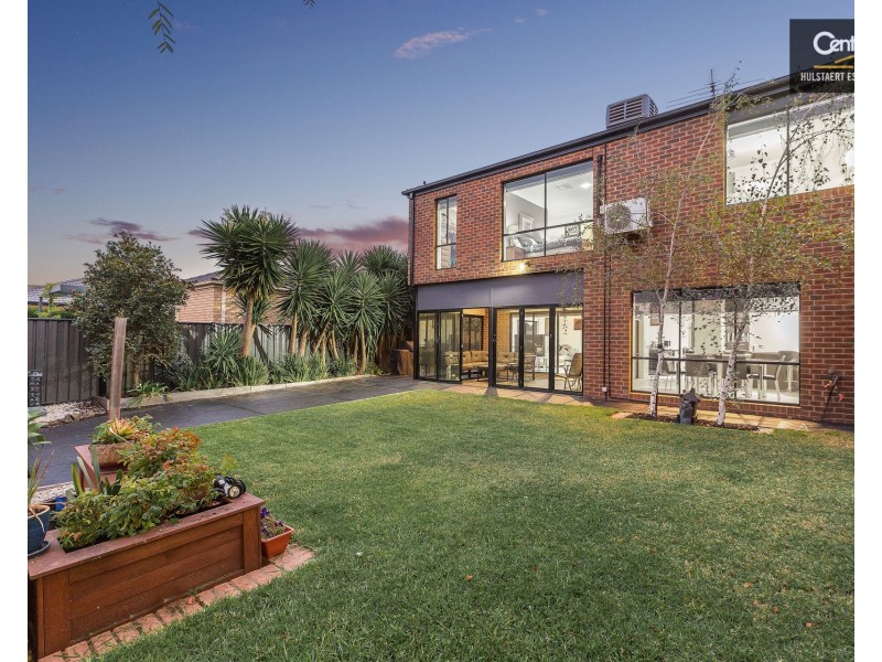 19 Banjo Paterson Circle, Point Cook VIC 3030