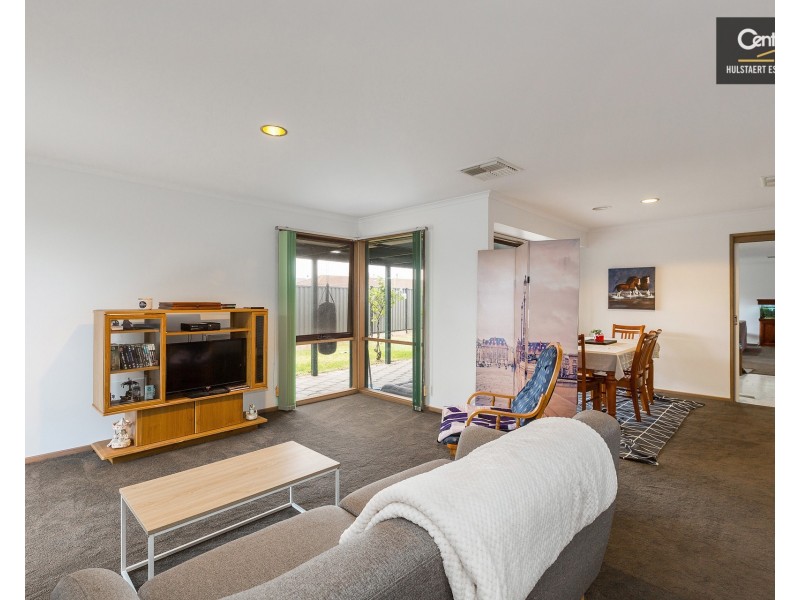 2 Kathleen Crescent, Hoppers Crossing VIC 3029