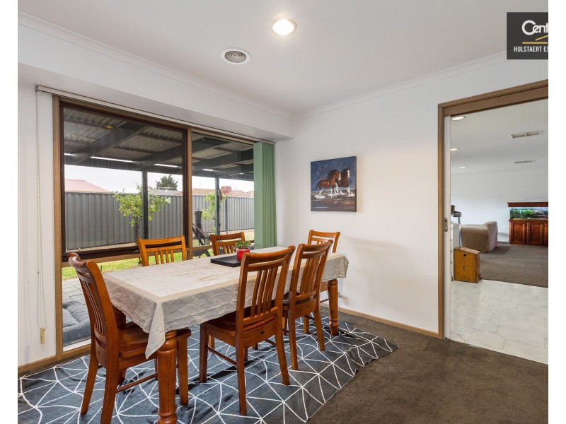 2 Kathleen Crescent, Hoppers Crossing VIC 3029