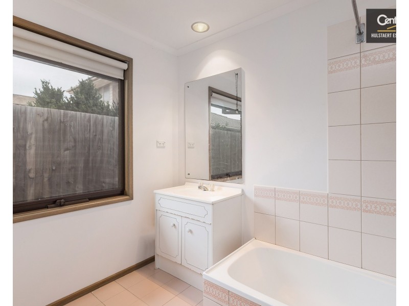 2 Kathleen Crescent, Hoppers Crossing VIC 3029