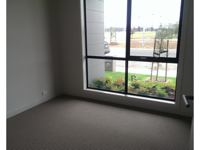 24 Middleton Drive, Point Cook VIC 3030