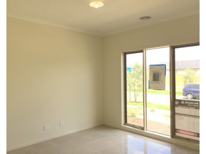 11 Mudgee Street, Point Cook VIC 3030