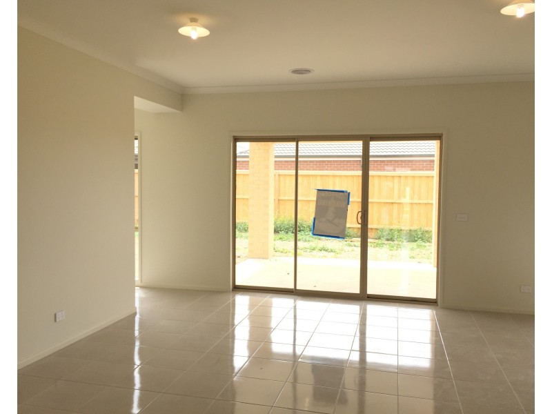 11 Mudgee Street, Point Cook VIC 3030