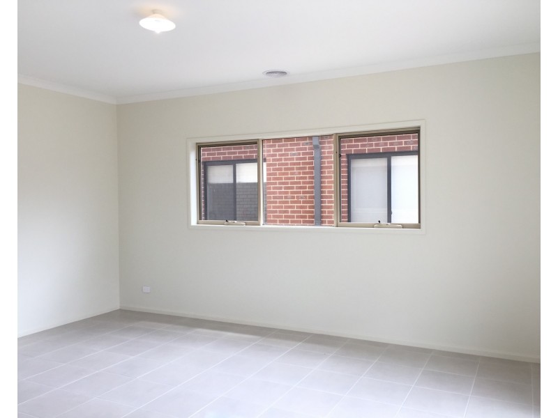 11 Mudgee Street, Point Cook VIC 3030