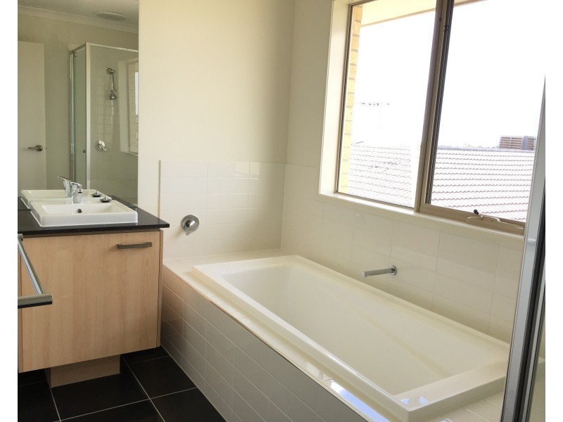 11 Mudgee Street, Point Cook VIC 3030