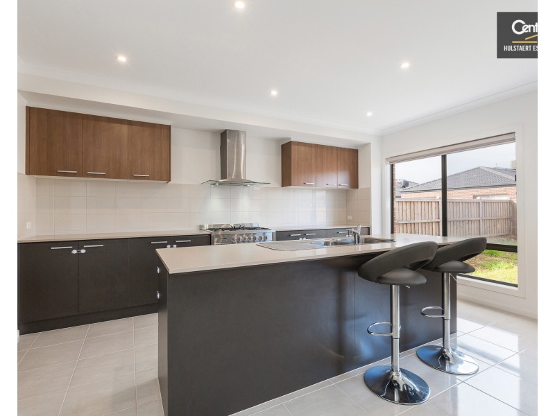 121 Bondi Parade, Point Cook VIC 3030