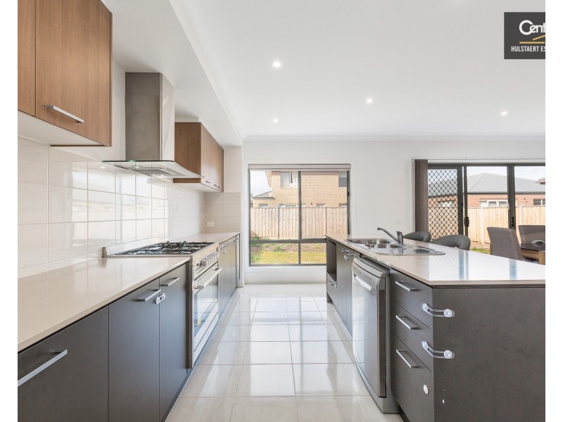 121 Bondi Parade, Point Cook VIC 3030