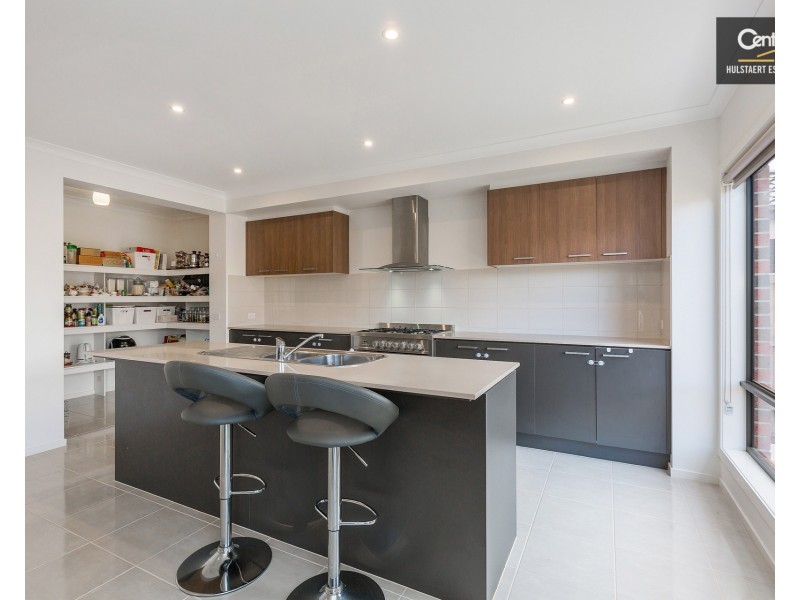 121 Bondi Parade, Point Cook VIC 3030