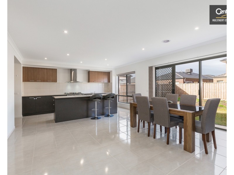 121 Bondi Parade, Point Cook VIC 3030