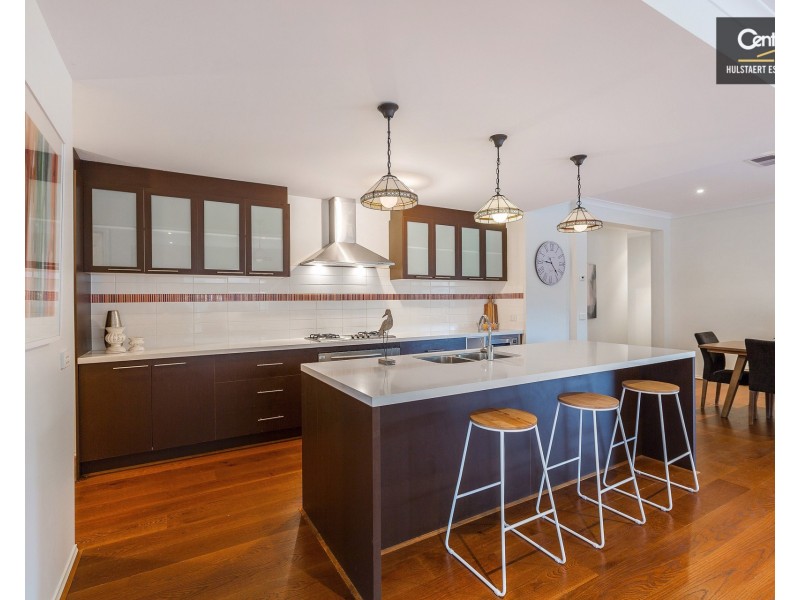 18 Beaurepaire Drive, Point Cook VIC 3030