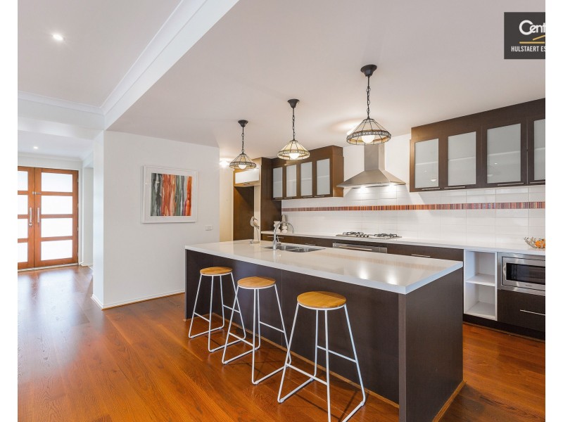 18 Beaurepaire Drive, Point Cook VIC 3030