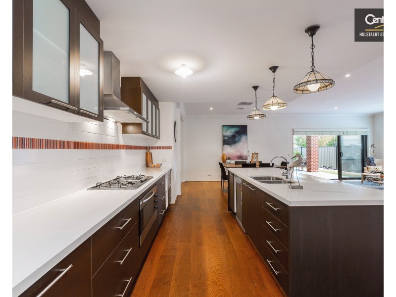 18 Beaurepaire Drive, Point Cook VIC 3030