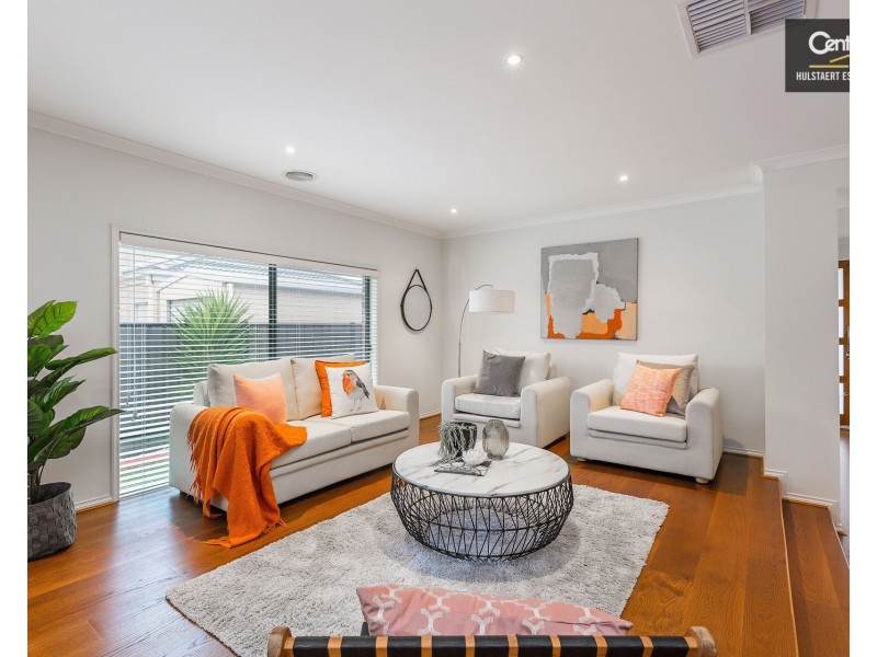 18 Beaurepaire Drive, Point Cook VIC 3030