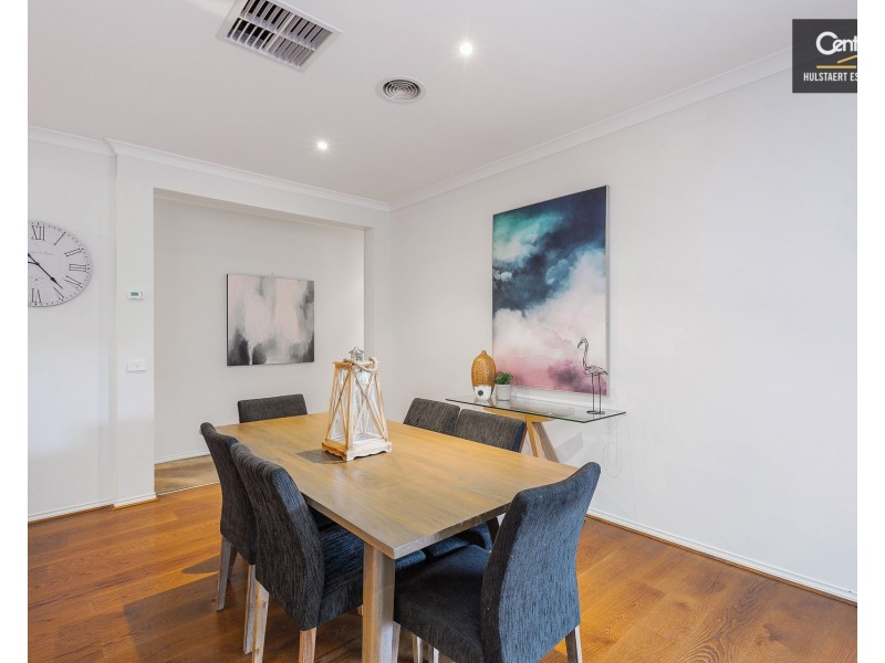 18 Beaurepaire Drive, Point Cook VIC 3030