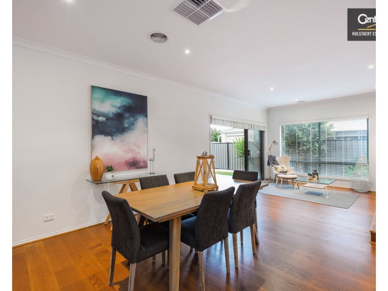 18 Beaurepaire Drive, Point Cook VIC 3030