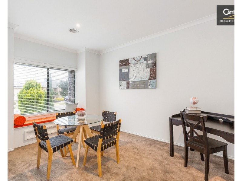 18 Beaurepaire Drive, Point Cook VIC 3030