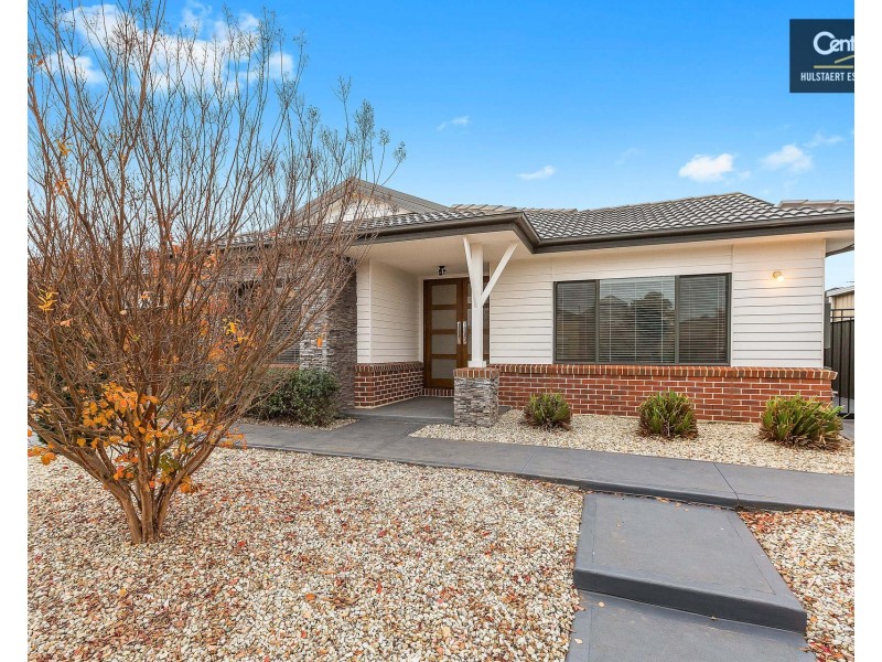 18 Beaurepaire Drive, Point Cook VIC 3030