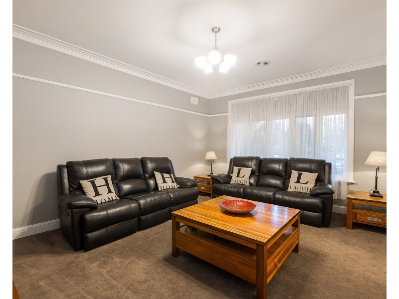 18 Snowbush Terrace, Point Cook VIC 3030