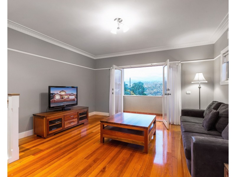 18 Snowbush Terrace, Point Cook VIC 3030
