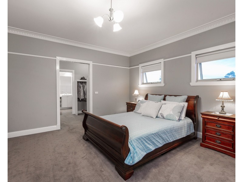 18 Snowbush Terrace, Point Cook VIC 3030
