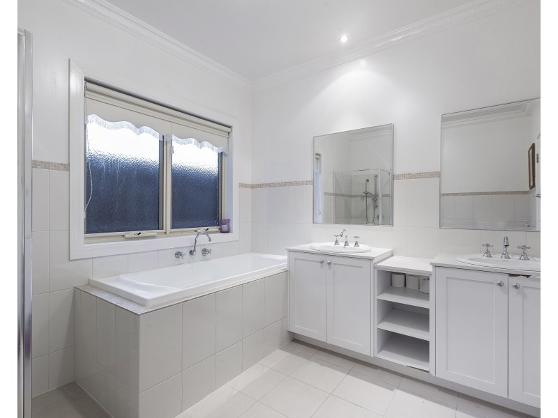 18 Snowbush Terrace, Point Cook VIC 3030