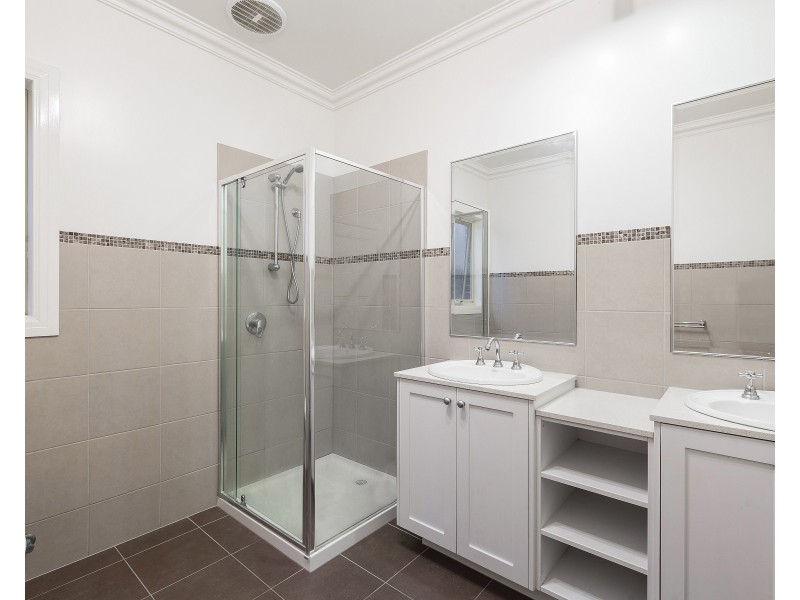 18 Snowbush Terrace, Point Cook VIC 3030
