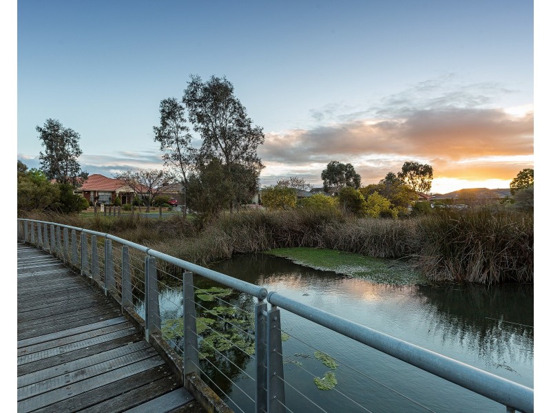 18 Snowbush Terrace, Point Cook VIC 3030