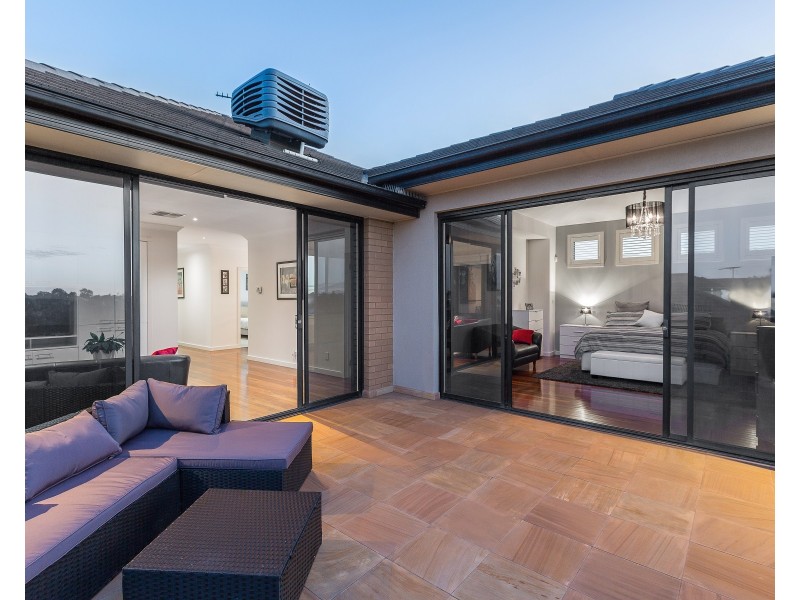 33 Times Square, Sanctuary Lakes VIC 3030