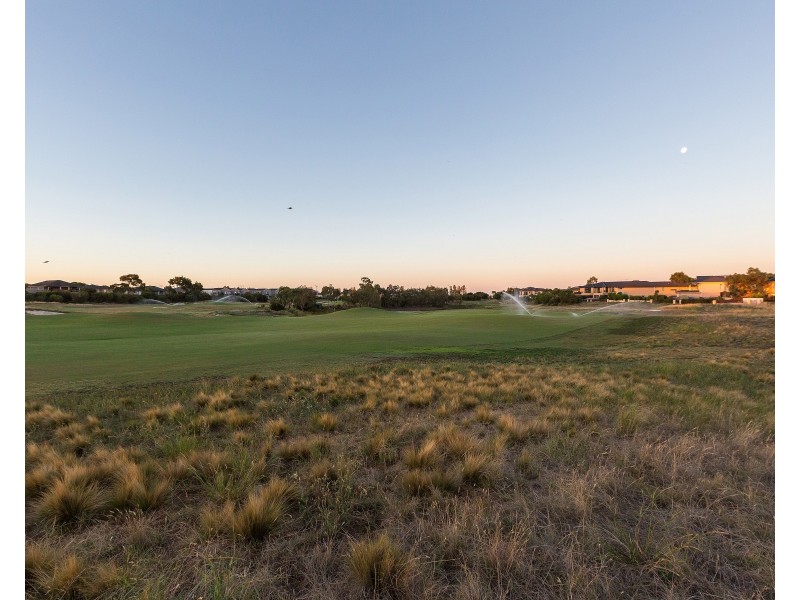 33 Times Square, Sanctuary Lakes VIC 3030