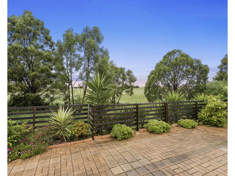 34/1 Greg Norman Drive, Sanctuary Lakes VIC 3030