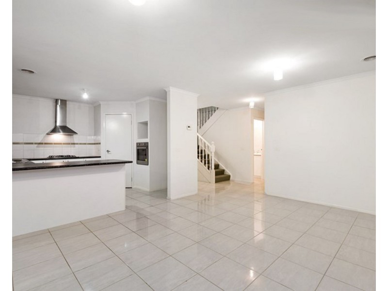 34/1 Greg Norman Drive, Sanctuary Lakes VIC 3030